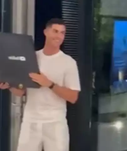 Futbol yıldızı Cristiano Ronaldo, YouTube kanalıyla rekor kırıyor